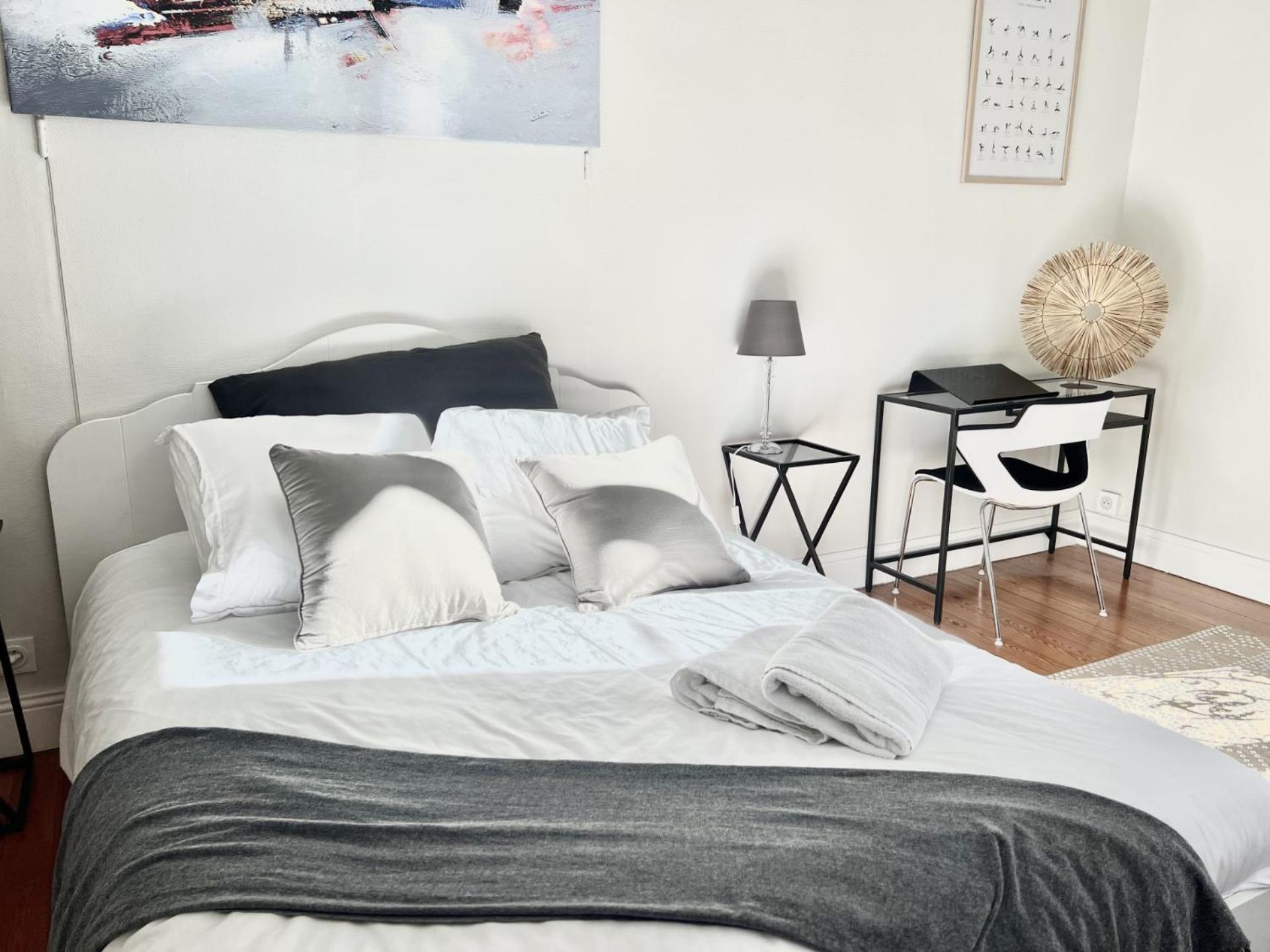 Superbe De 105 M2, Hyper Centre Avec Terrasse, Parking, A 5 Min De La Appartement Nice
